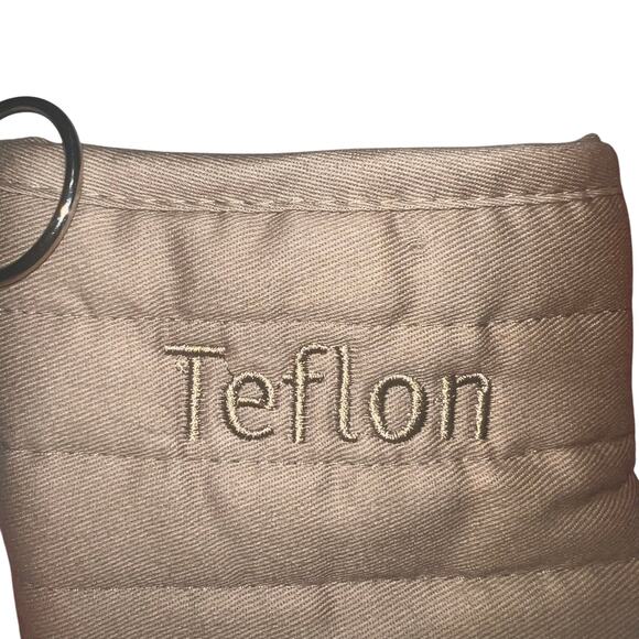 Mini Oven Mitts Set Silicone Grips Red/Beige Teflon/ED Brand - Picture 2 of 3